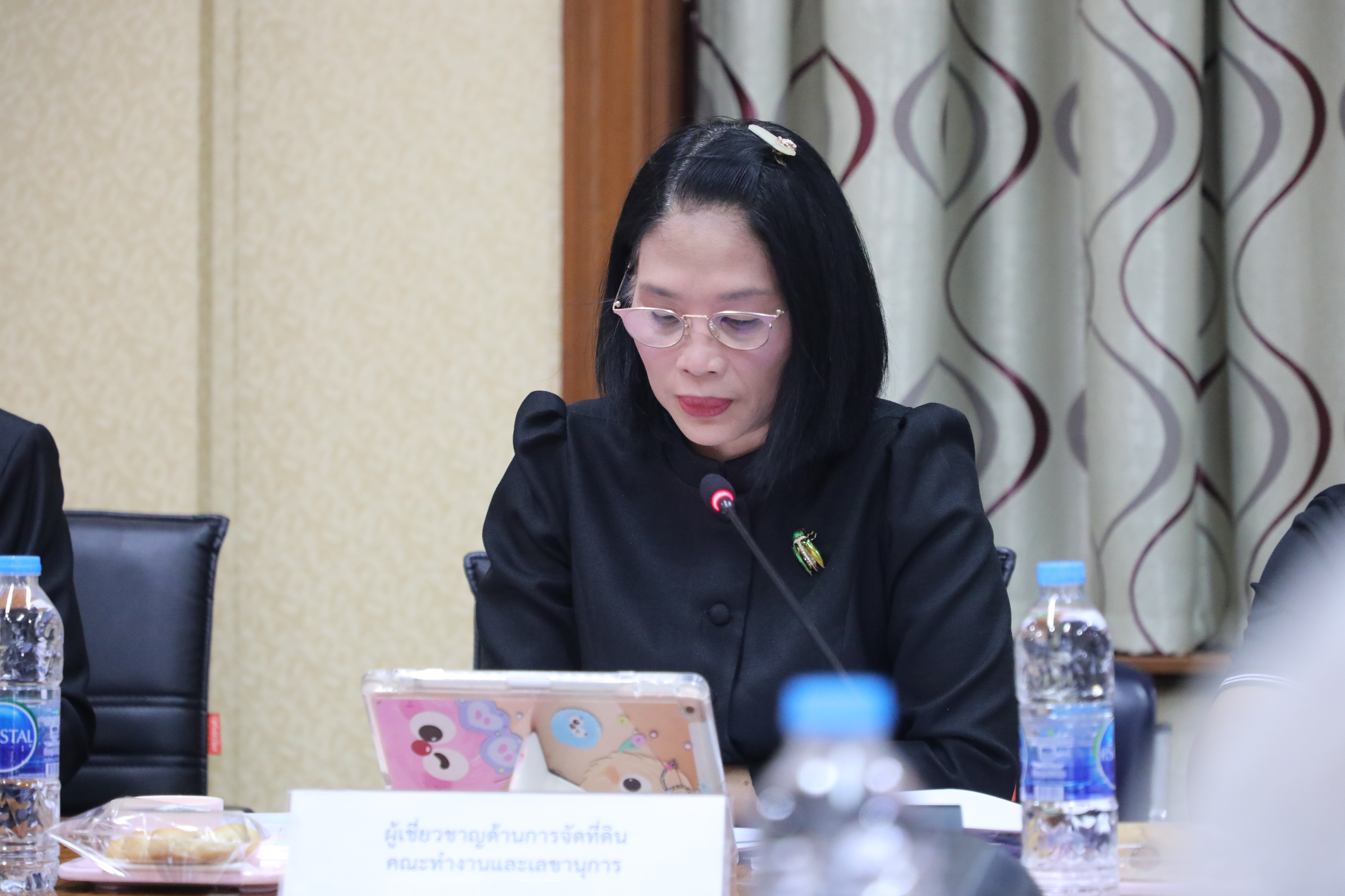 title - ส.ป.ก. ประชุมคณะทำงานศึกษาพิจารณาการแก้ไขปัญหาด้านที่ดินและหนี้สินของเกษตรกร โครงการแก้ไขปัญหาที่ดินทำกินให้แก่เกษตรกรสภาประชาชน 4 ภาค ครั้งที่ 1/2569